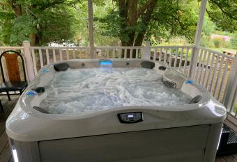 Centre a  ro-r  cr  atif ULM Qu  bec (camping) has Balcony rooms