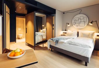 harry s home Bern-Expo allows 18 year olds to book a room