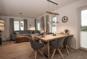 Pequeno Secreto allows 18 year olds to book a room