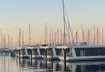 Floating Home Nr 1 has Balcony rooms