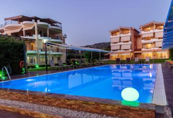 Anilio Plaza has Balcony rooms