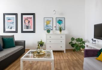 Lubicz Apartment next to Main Station has Balcony rooms