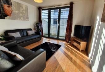 Modern Arcadian Centre Apartment 2 Bed / Balcony has Balcony rooms