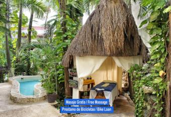 Hotel B&B - 5th Avenue has Balcony rooms