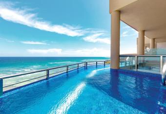 El Dorado Seaside Suites A Spa Resort - All Inclusive has Smoking/Balcony rooms