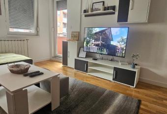 AVA Apartment Isto  no Sarajevo allows 18 year olds to book a room