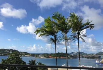 Harbour Vista Inn has Balcony rooms