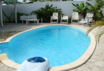 Maison de 3 chambres avec piscine privee terrasse amenagee et wifi a Morne A l Eau has Balcony rooms