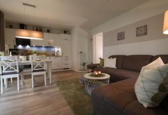 Dahmer Strand 2 - DAS BROCKHAUS allows 18 year olds to book a room