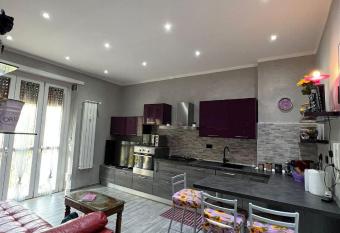 Casa Vacanza GLICINE has Balcony rooms