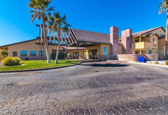 Comfort Inn & Suites allows 18 year olds to book a room
