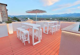 Azotea Suites has Balcony rooms