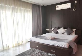 Tatvam Residency has Balcony rooms