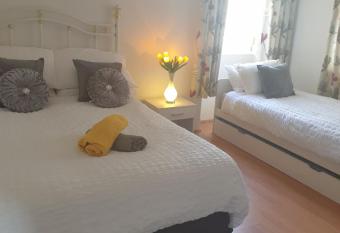 Troon Beach Town Golf Apartment Troon Ayrshire has Balcony rooms