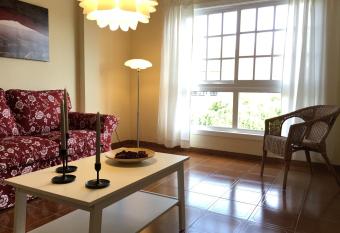 Apartamento El Fraile allows 18 year olds to book a room