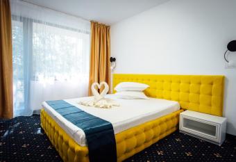 Hotel Siret has Balcony rooms