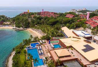 Las Brisas Huatulco has Balcony rooms