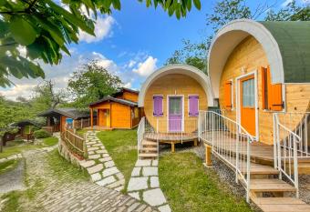 Glamping Villaggio Parco Dei Castagni 4 stelle has Balcony rooms