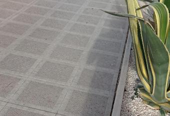 Barrio Latino has rooms with a private hot tub