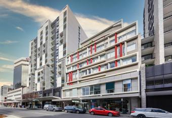 Holiday Inn & Suites Sydney Bondi Junction, an IHG Hotel has Balcony rooms