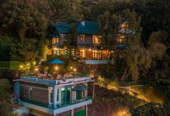 StayVista at The Summer House has Balcony rooms