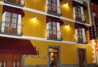 Hotel Puebla Plaza allows 18 year olds to book a room