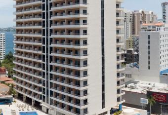 Amarea Hotel Acapulco allows 18 year olds to book a room