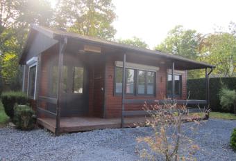Le Petit Chalet has Balcony rooms