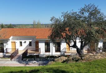 Apartamentos Ba  os de Ledesma allows 18 year olds to book a room