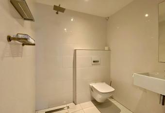 Vida Nova Retreat has rooms with a private hot tub