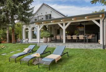 Pine Weekendhouse has Balcony rooms