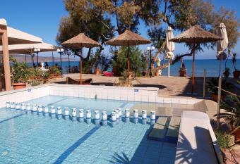 Kato Stalos Mare has Balcony rooms