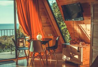 Mandar Inn has Balcony rooms