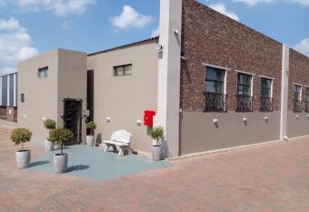 X inn allows 18 year olds to book a room