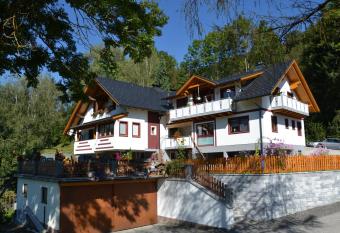 G  stehaus Bachmann has Balcony rooms