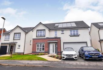 Cop26 4 bedroom detached house allows 18 year olds to book a room