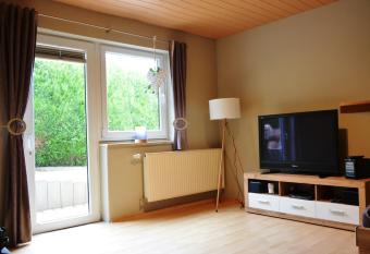 Ferienwohnung im Storkenbusch allows 18 year olds to book a room