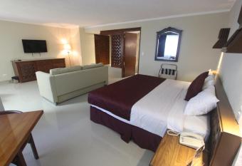 Hotel Plaza Kokai Cancun allows 18 year olds to book a room