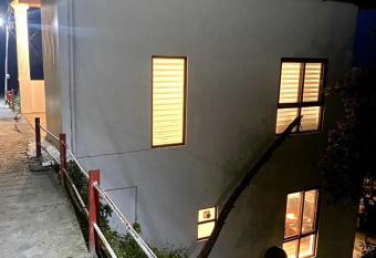 EKO STAY - Springfield Villa has Balcony rooms