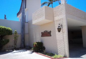 La Casa Contenta allows 18 year olds to book a room