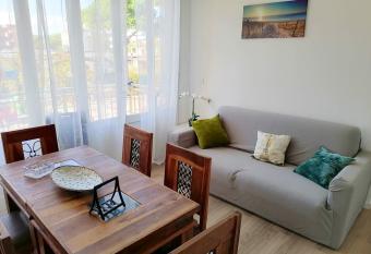 2 bedrooms appartement at Lido di Pomposa 50 m away from the beach with city view and furnished balcony has Balcony rooms