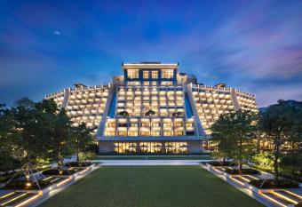 Hilton Shenzhen Shekou Nanhai has Balcony rooms