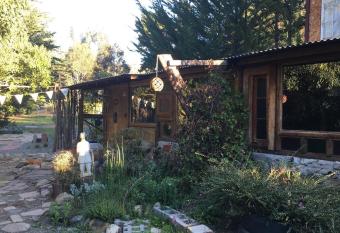 AhimsaRefugio has rooms with a private hot tub