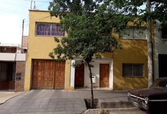 Suipacha has Balcony rooms