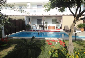 Luxury Modern Private Villa in Side allows 18 year olds to book a room