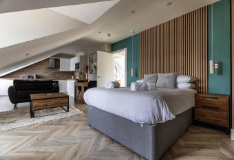 Ty Belgrave - Apartment 4 has rooms with a private hot tub