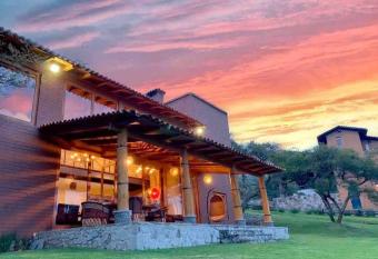 Caba  a EN Country Club Con Vista Espectacular       allows 18 year olds to book a room