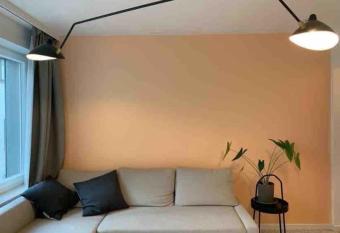 Perumahan yang indah allows 18 year olds to book a room