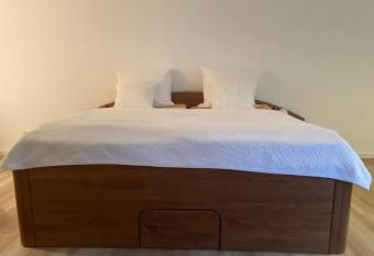 Ferienwohnung Kl  tstra  e Hameln zentrumsnah has Balcony rooms