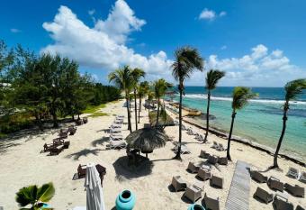 Studio Le Titoun   Piscine et Plage St-Fran  ois allows 18 year olds to book a room